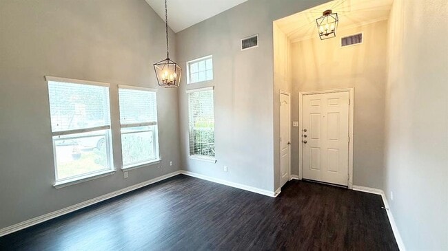 Photo - 129 Eagle Owl Loop