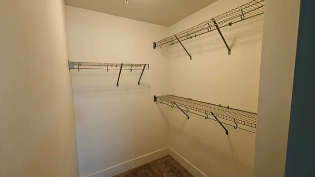 Building Photo - 510 Edmonton Trl