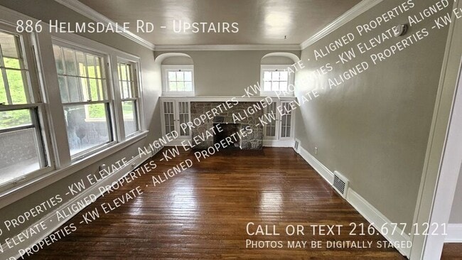 Photo - 886 Helmsdale Rd Unit Upstairs