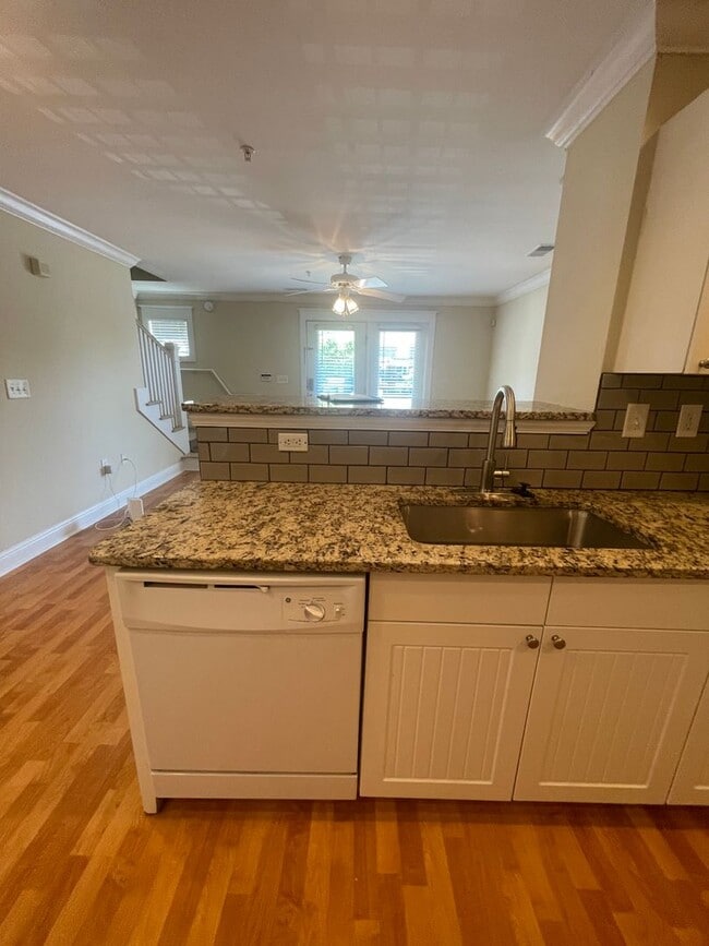 Photo - 17-1725 Zhao Unit 1725 C - C