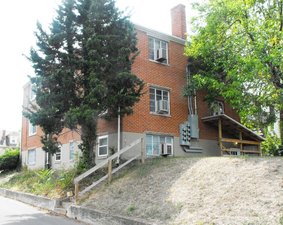 Photo - 463 Irving Ave