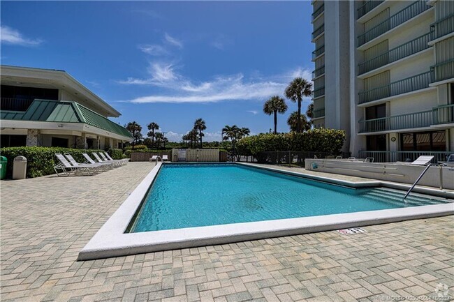 Building Photo - 9940 S Ocean Dr Unit 304 Rental