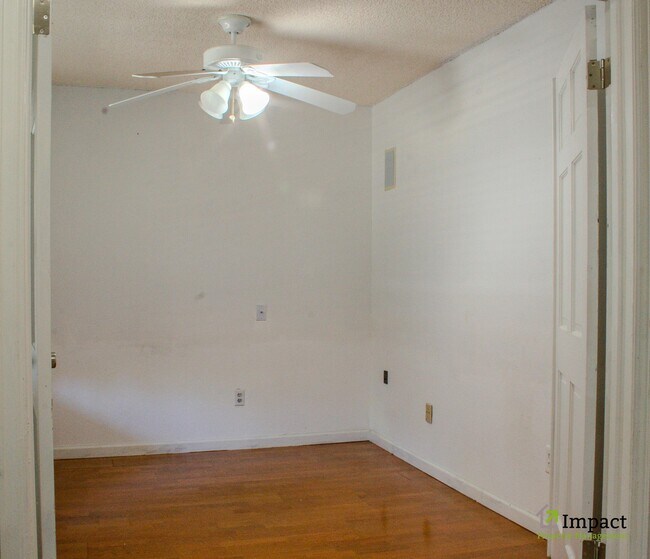 Photo - 8586 E Lakeview Dr