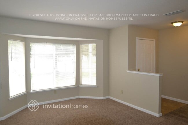 Photo - 18 Dempster Ct