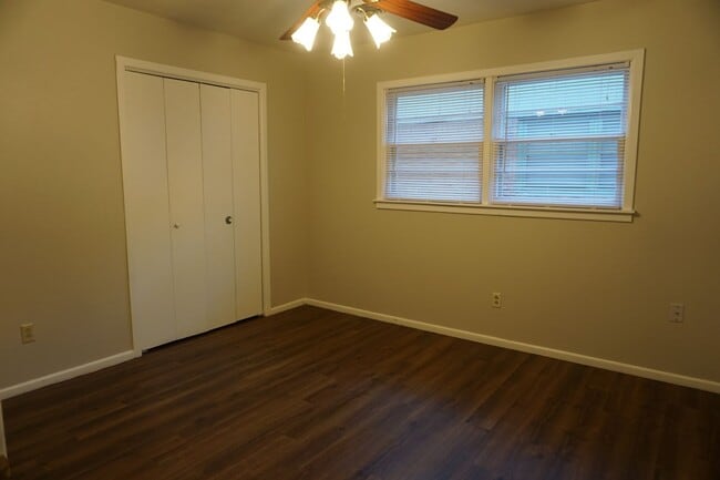 Photo - 3821 51st St