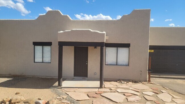 Photo - Charming 3BR House in Black Canyon City