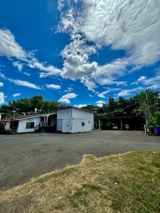 Building Photo - Fort Weaver Road #G Unit House