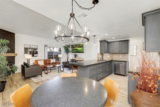 Building Photo - 2050 W Warm Springs Rd Unit 3012 Rental