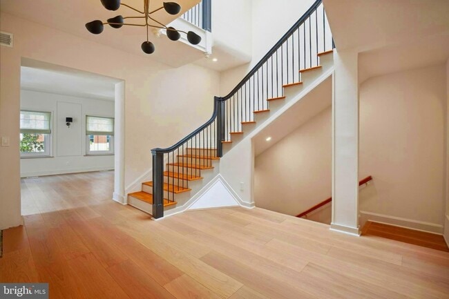 Photo - 1329 Connecticut Ave NW