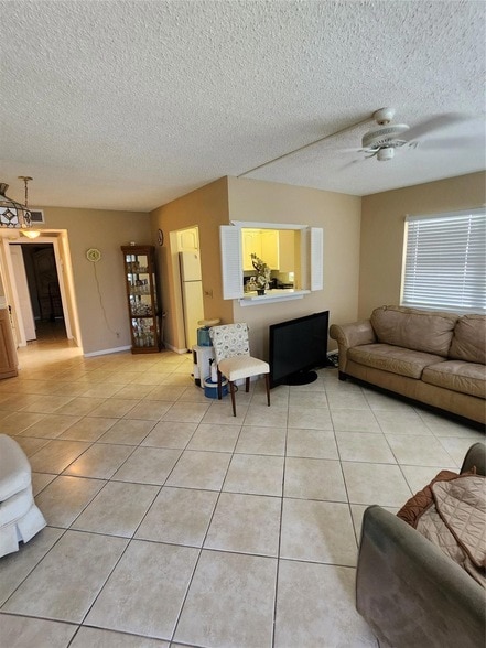 Photo - 104 Westbury E