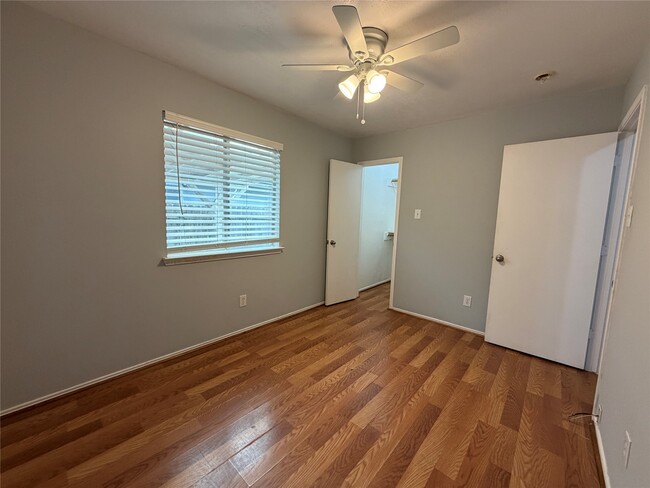 Photo - 7427 Briargate Dr