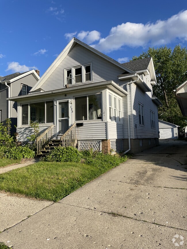 Building Photo - 123 Washington St Rental