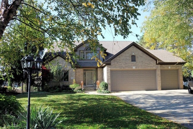 Building Photo - 10316 Cherrywood Ln Rental