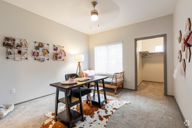 2BR, 2BA - 1096