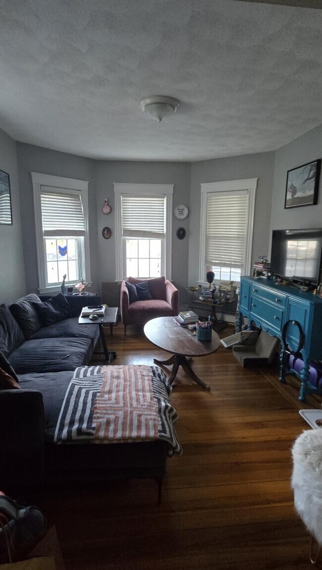 Photo - 835 Fellsway Unidad 1