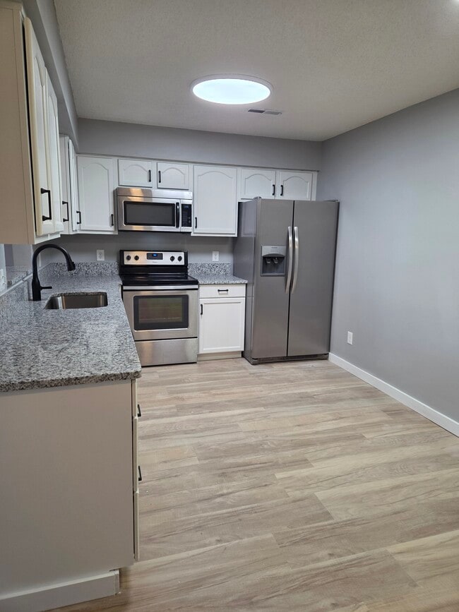 Photo - 8022 Intervale Way