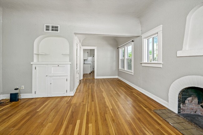 Photo - PRE-LEASE for AUGUST 2026 - Sam Hughes Bun...