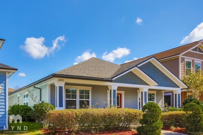 Photo - 3520 Hawthorn Way