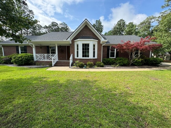 Building Photo - Beautiful 3 Bed 2 Bath Home in Jack Britt