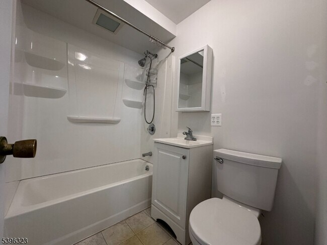 Photo - 376 S Main St Unidad 1