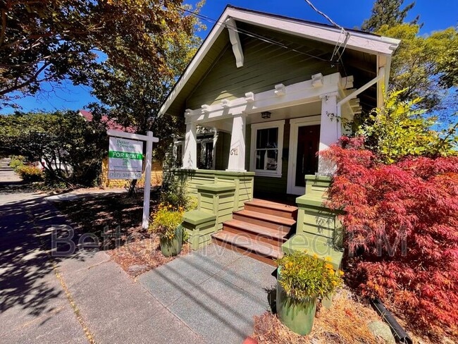 Building Photo - 641 Pine St Rental