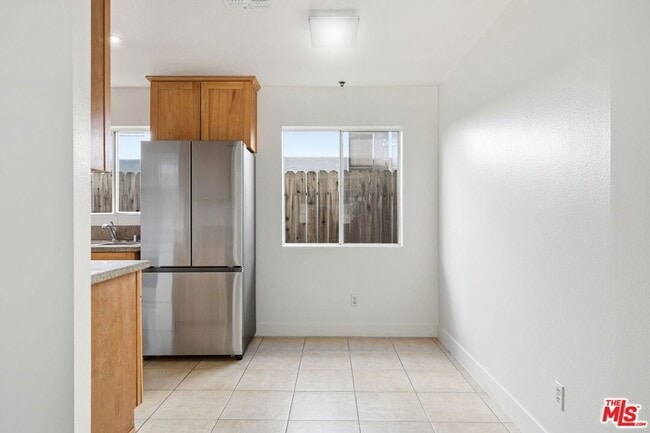 Photo - 6616 Sylmar Ave