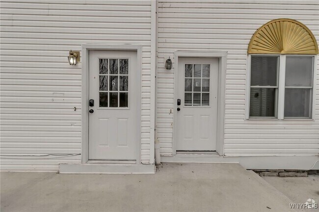 Building Photo - 1608 Sweet Home Rd