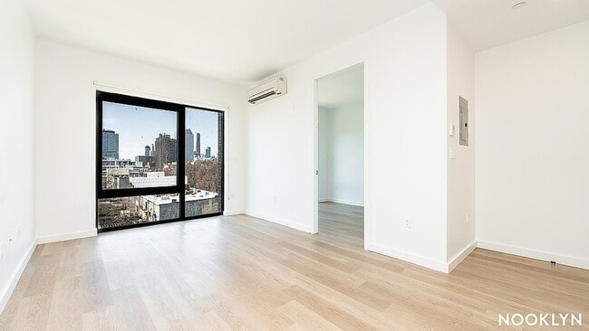 Photo - 527 Grand Ave Unidad 901