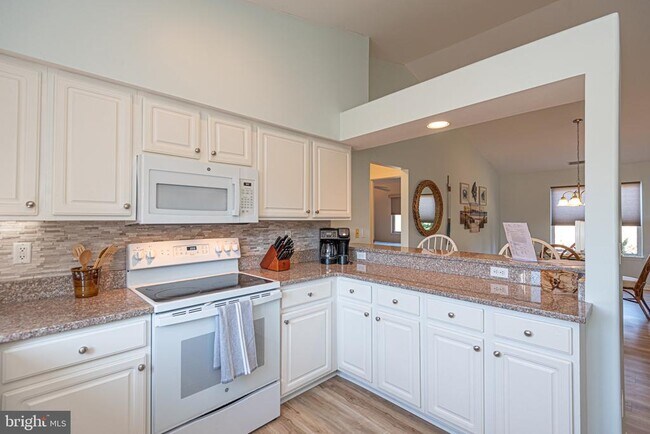 Photo - 18565 Orton Cir Unit 5