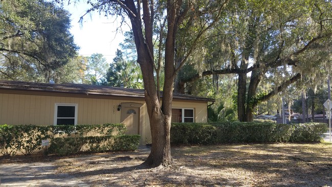 Front of House - 2305 NE 10th Terrace House