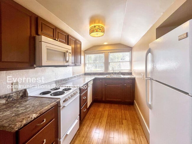 Photo - 803 Willow St Unit b