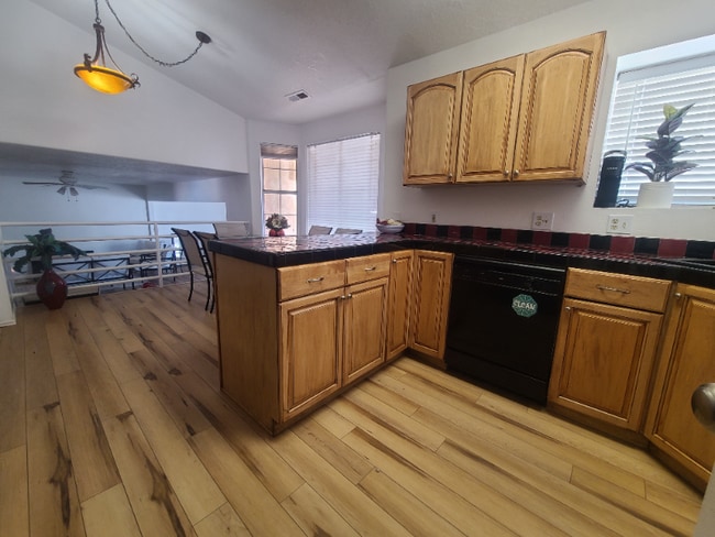 Photo - 991 N 2100 W