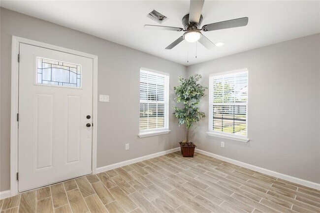 Photo - 715 Hamon Dr