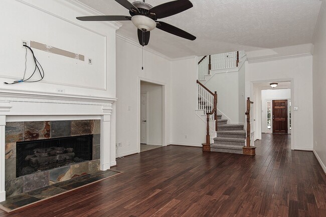 Photo - 27 Bluff Creek Pl