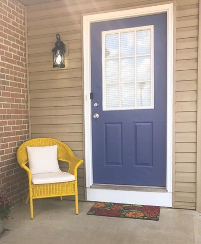 Building Photo - Fully Furnished and Stocked Monthly Rental