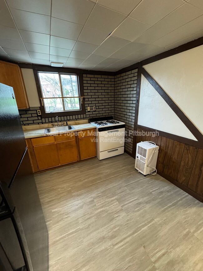 Photo - 2837 Capitol St