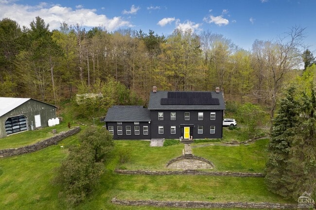 Photo - 483 Travis Hill Rd