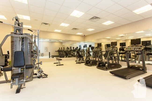 Photo - 5050 N Sheridan Rd