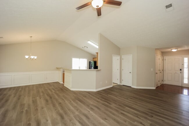 Photo - 109 Alessie Dr