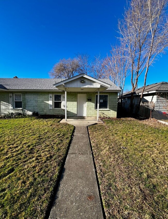 Photo - c1604 Unit A