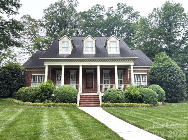 Building Photo - 1500 Ferncliff Rd