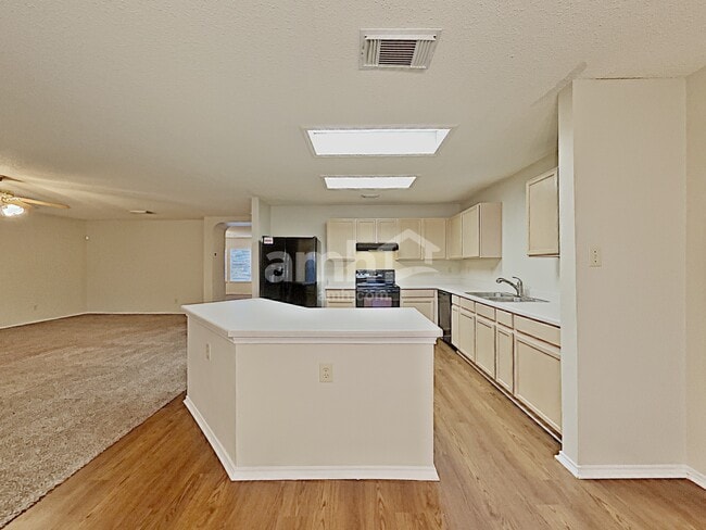 Photo - 438 Terra Cotta