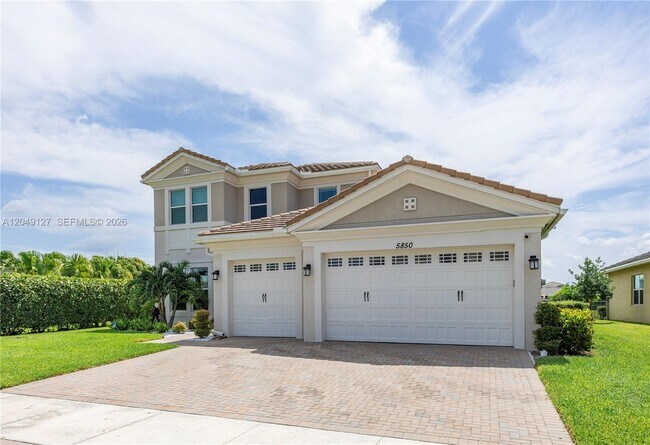 5850 Whippoorwill Cir