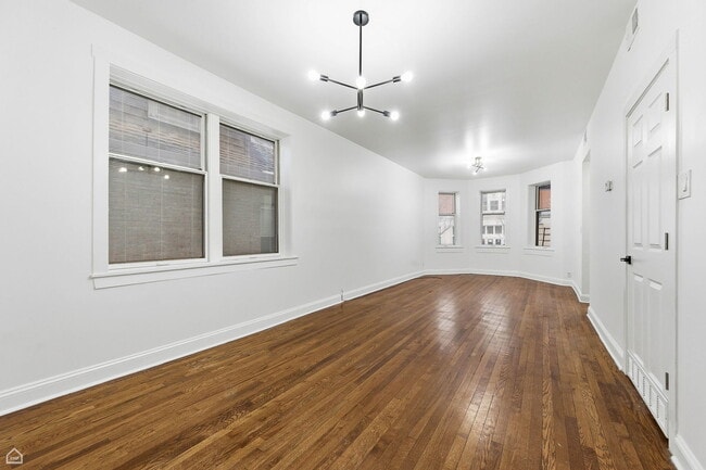 Photo - 5250 W Grace St Unidad 1