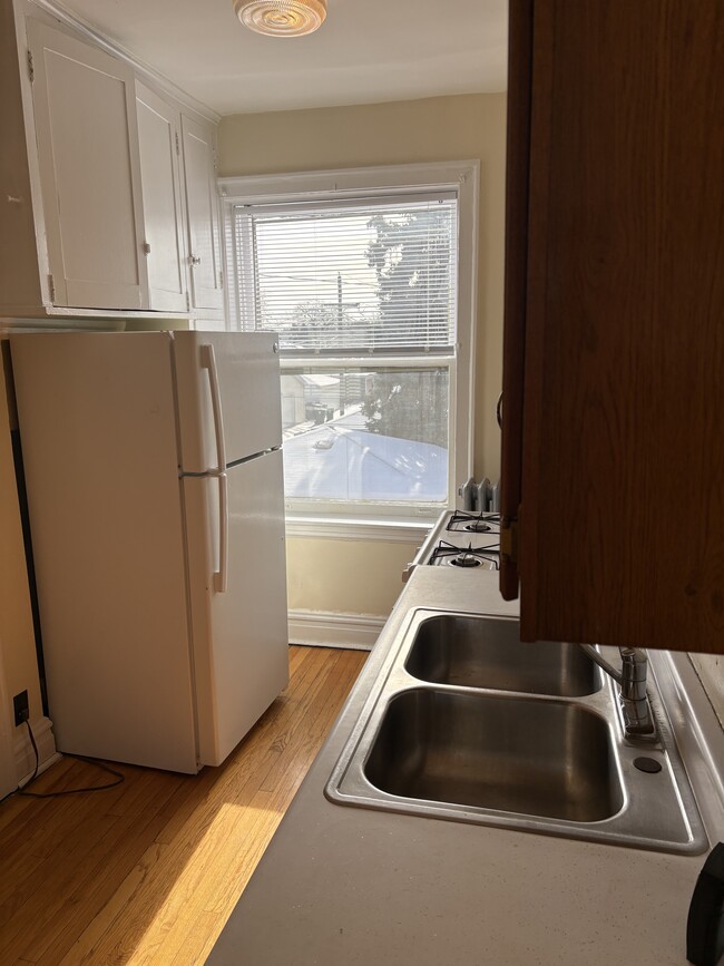 Photo - 33rd & Ridgeland Ave