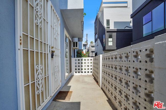 Photo - 3720 Vinton Ave Unidad 1A