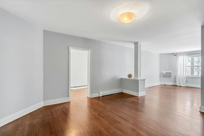 Photo - 119 S Fullerton Ave Unit 1