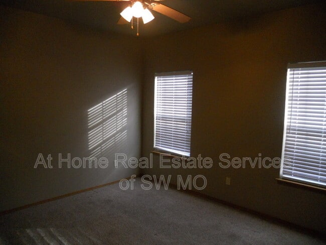 Photo - 650 Rilynn Ave