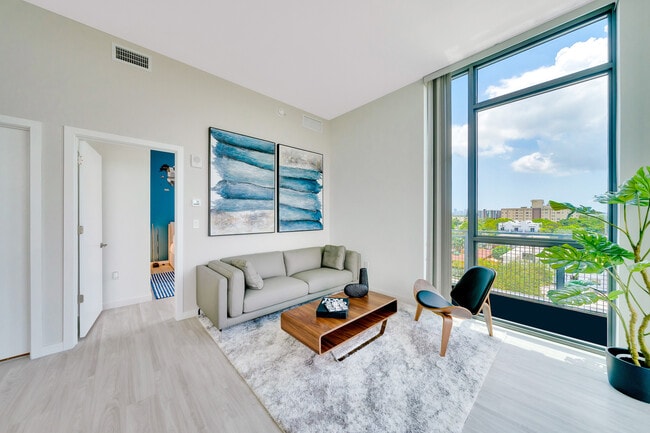 Photo - Nine Hollywood