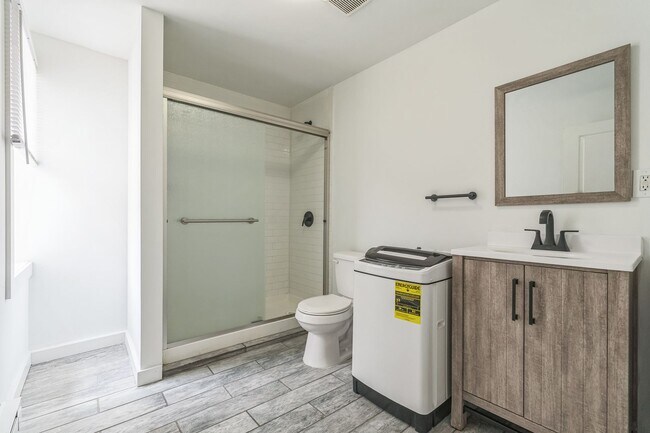 Photo - 5536 Chester Ave Unit 3